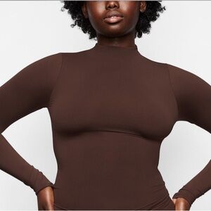 Skims soft smoothing seamless turtleneck top in cocoa sz 2X NWOT